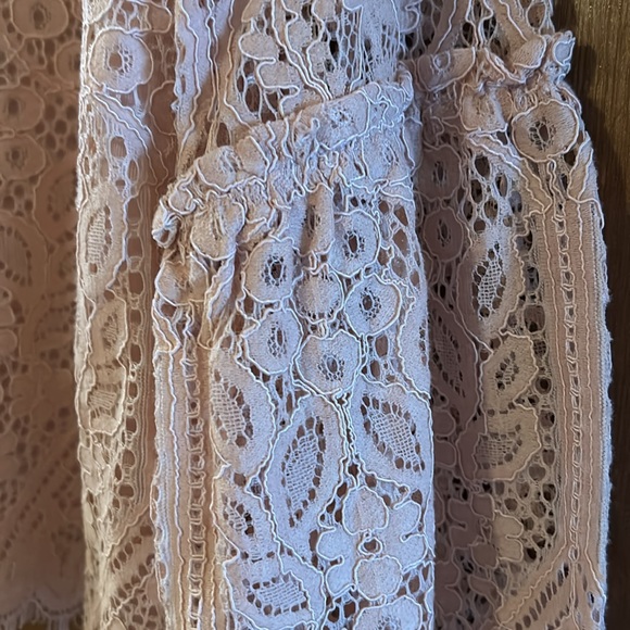 Soft pink lace blouse - Picture 7 of 7